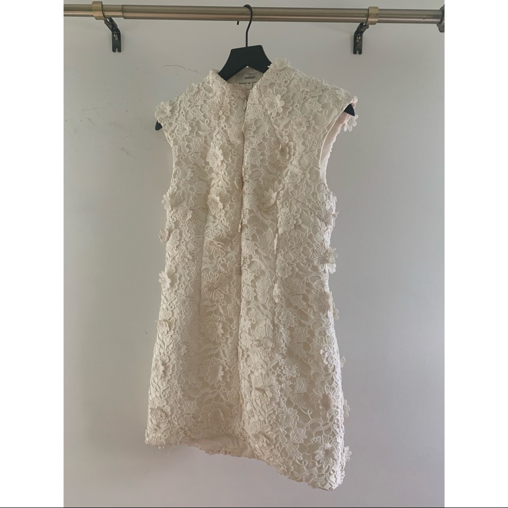 White lace dress